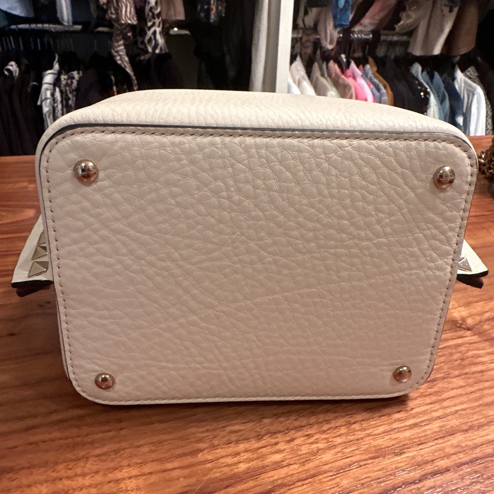 Valentino Garavani Rockstud Small Leather Tote Crossbody Strap - Picture 7 of 11